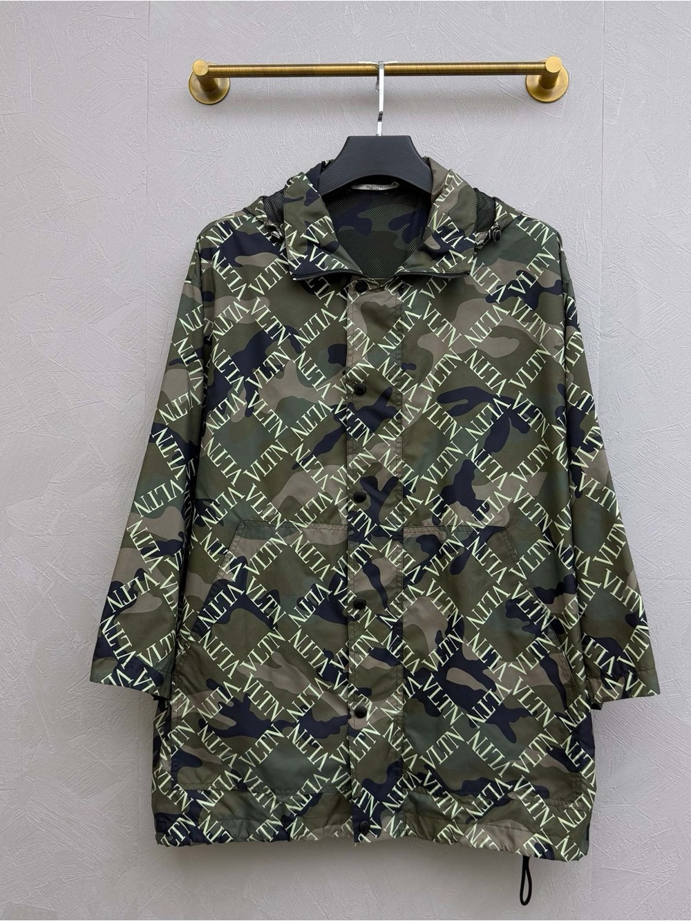 🚩steal Valentino Olive Green Camo Logo Hooded Raincoat